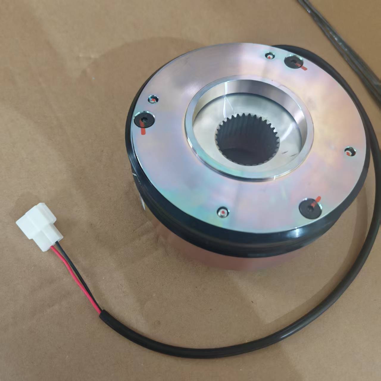 Elektronische rem 45712D-F-L0. - Car Electronics recensie en prijs